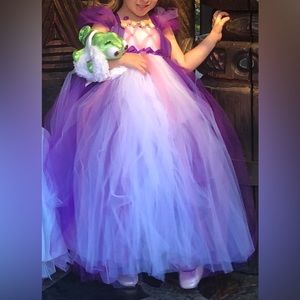 Disney Rapunzel Costume Dress. Size est 4-6.